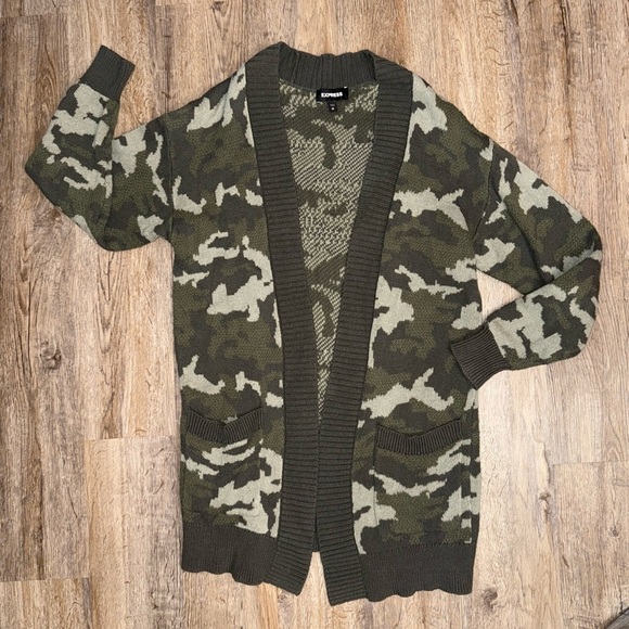 Express • Oversized Camo Duster Cardigan - Picture 1 of 7